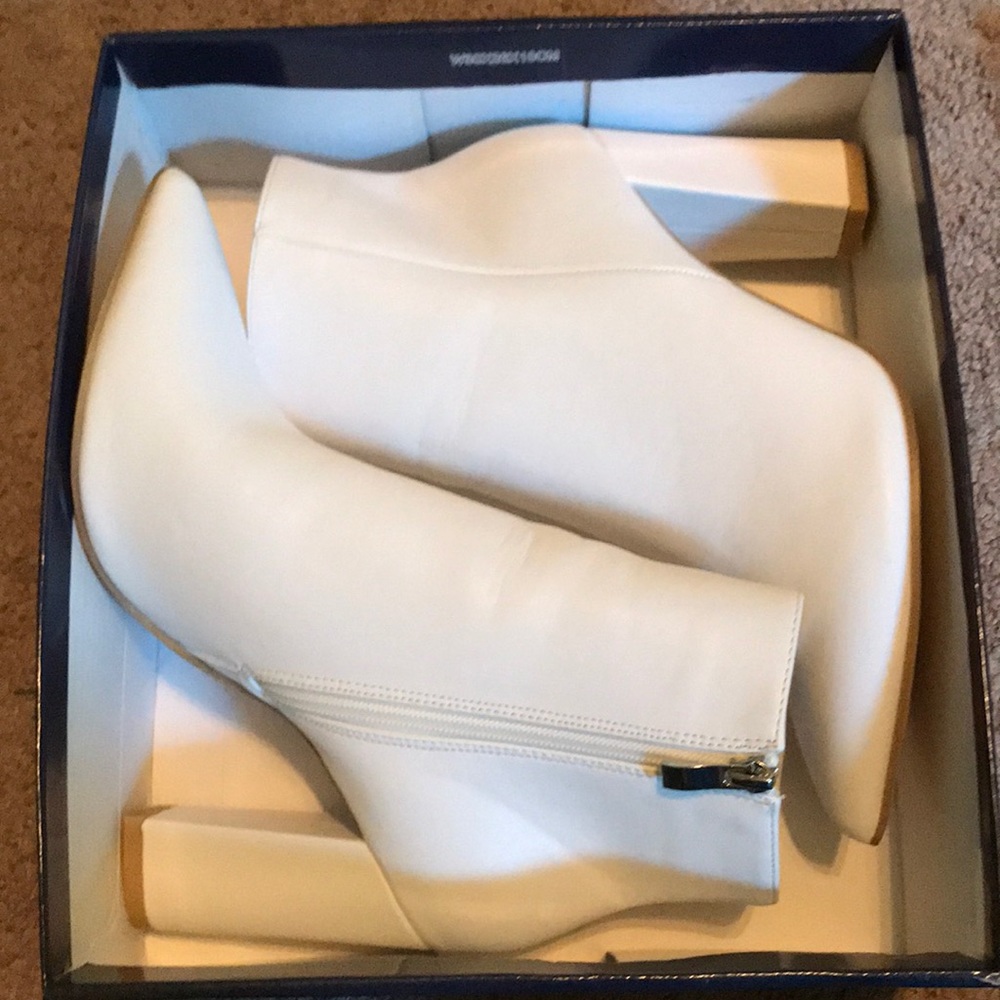 White boot/heels never worn $20